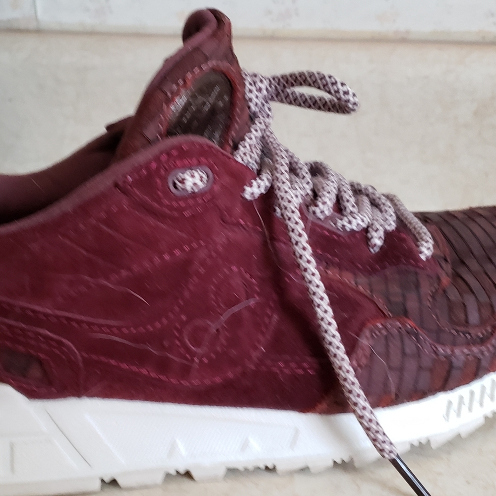 Saucony Shadow 5000 Bricks Size 9.5 Maroon
